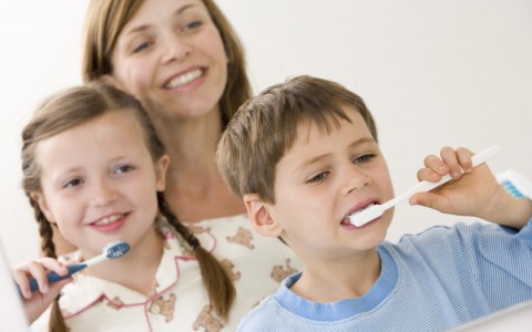 brush-kids-teeth-2